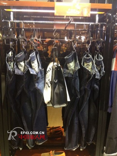 威蔻男装衡阳市步步高商场3楼VFCOOO专柜隆重开业