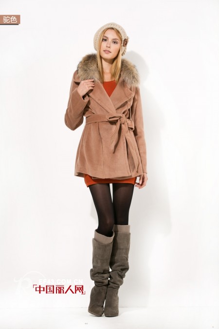 心吻奢华呢子大衣  穿出时尚气质,散发自信与性感