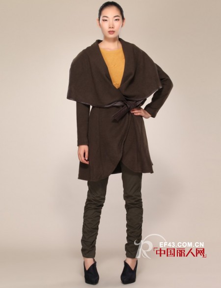 艾格女装冬款 毛呢大衣让你优雅变身