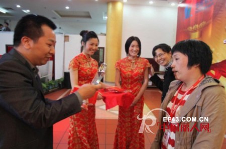 “勤奋●夯实”2013铅笔俱乐部（添翔）新春年会隆重举行