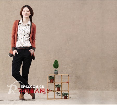 茵曼2013春季撞色针织开衫  清新文艺范儿十足