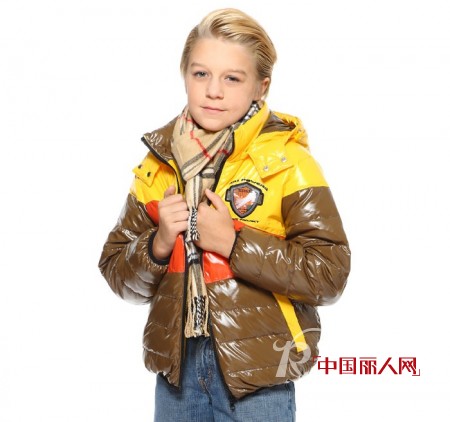 波司登童装羽绒服  让宝宝们既靓丽又温暖