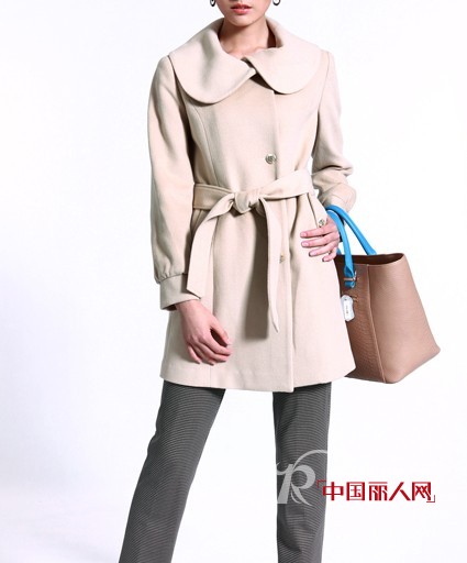 白领（White Collar）品牌女装  打造淑女气质的完美造型