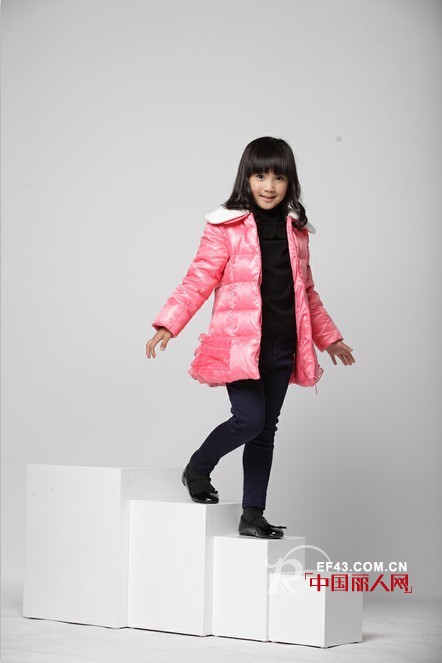 糖果色搭配 冬季服装款式 利用色彩点缀冬天