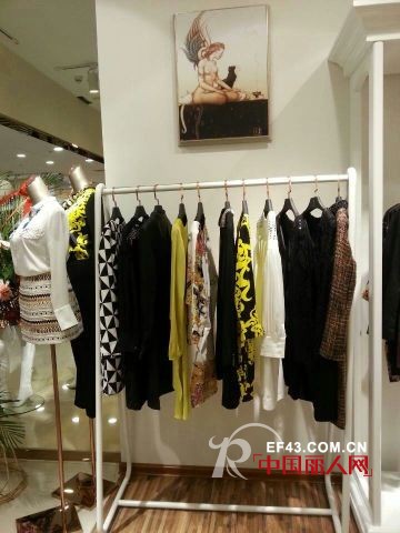 连奴时装A/E品牌湖北孝感店新店开业