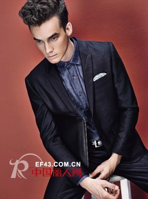 黑色礼服总能在不同场合艳压群芳