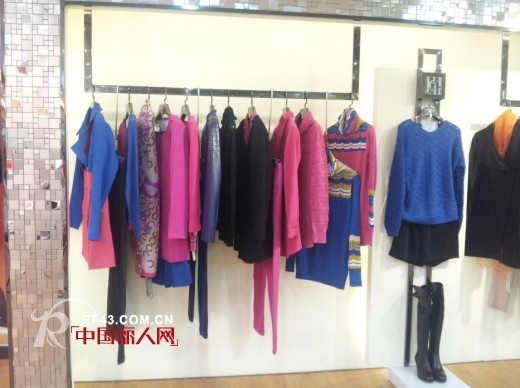 嘉彩女装河北丰宁店国庆节盛装开业