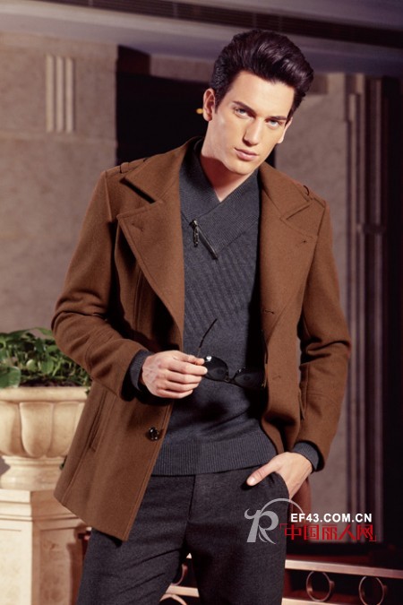 秋冬男士必备毛呢大衣应该如何搭配