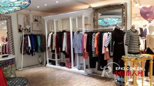 热烈祝贺连奴时装A/E品牌揭阳进安新店隆重开业