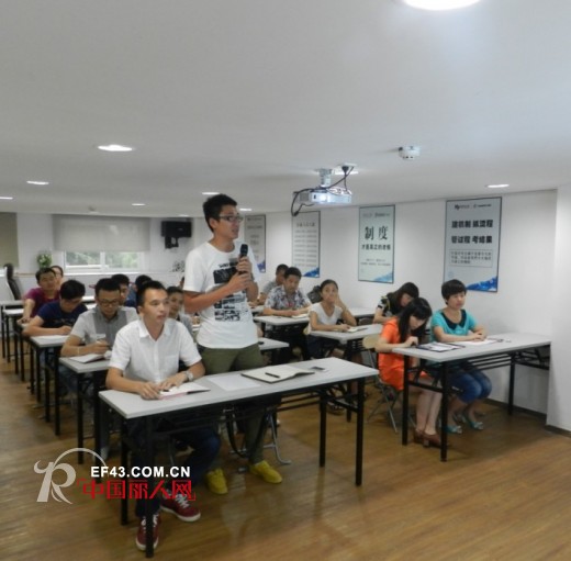 时尚小鱼《供应链决策》培训课程 提升员工素质能力