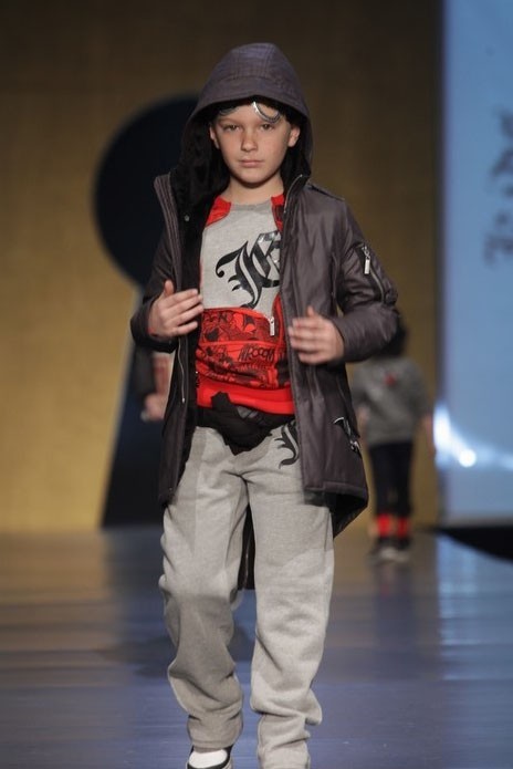 John Galliano2013秋冬新款流行趋势 缔造不一样的炫酷时代