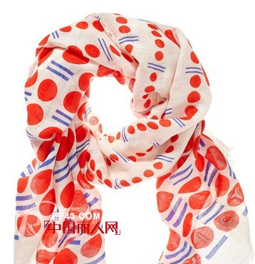 轻薄亚麻围巾 秋季服饰美搭好帮手