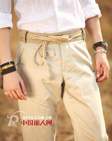 选好场合与配饰 穿好亚麻休闲裤
