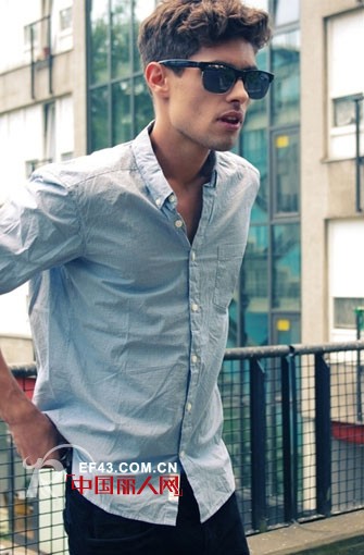 亚麻衬衫的搭配与选择小贴士