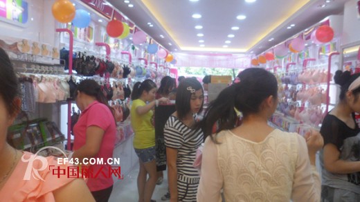 女人100内衣浙江温州新店开业 首日创下2.8万业绩