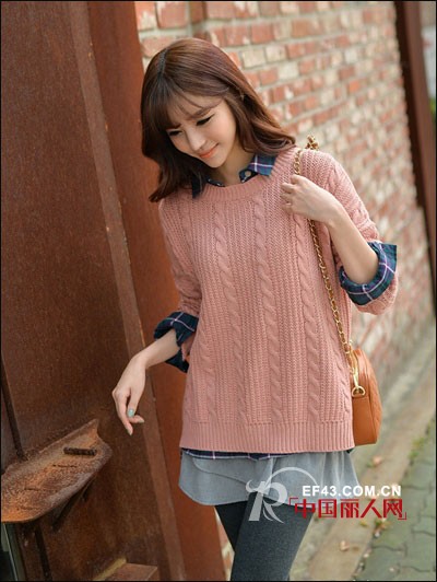 衬衣搭配毛衣 学院派风靡街头