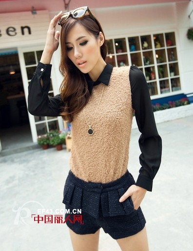 驼色针织款式搭配 演绎韩流都市感