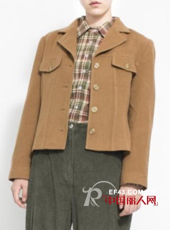 驼色系单品款式搭配各显奇招