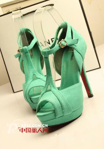 高跟女王搭配必杀技 2013年新款露趾鞋