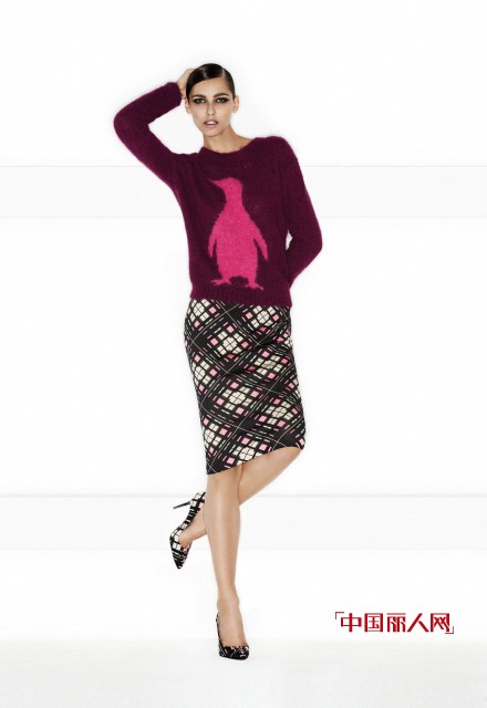 及膝铅笔裙搭配  瘦腿美臀功力不容小觑