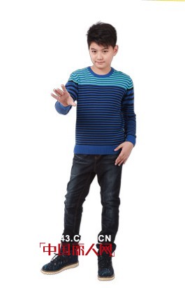 针织款式搭配 越位少年装秋冬针织款式