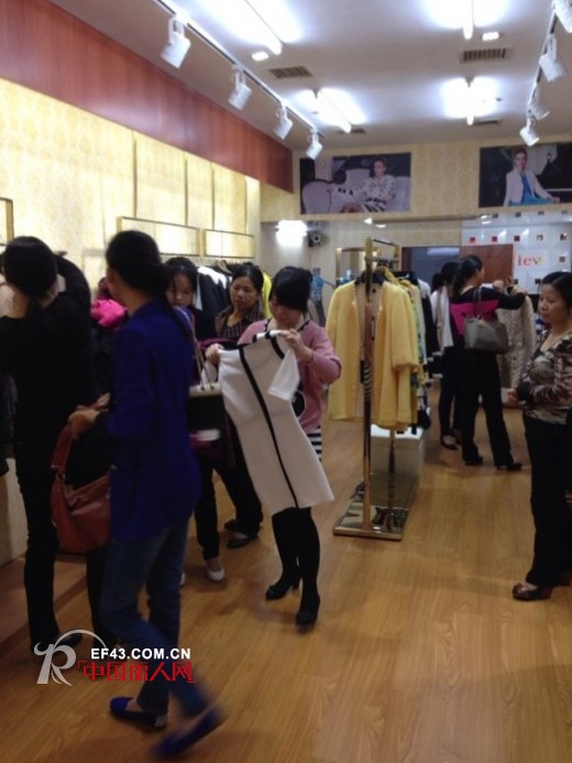 热烈庆祝Ou View欧维湖南岳阳新店顺利开业