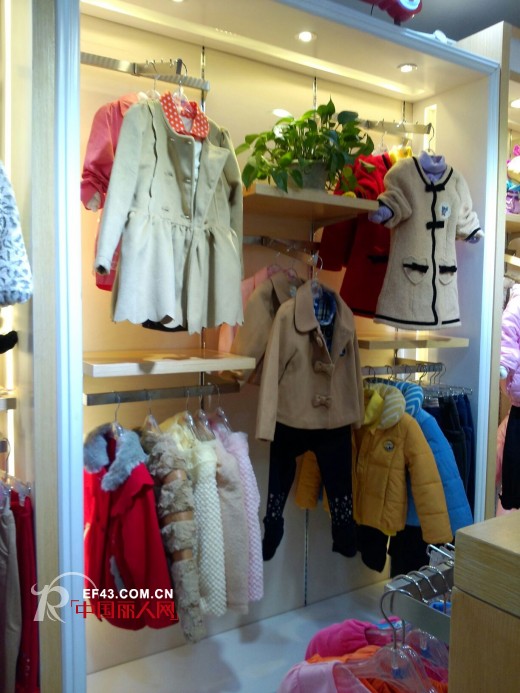 虹猫蓝兔童装湖南代理展厅全新升级装修