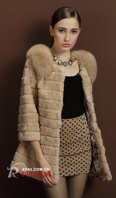 暖冬不可或缺的搭配单品  奢华皮草让人爱不释手