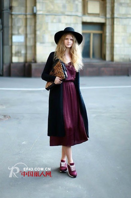 另类搭配:大衣+球鞋 想不想尝试?