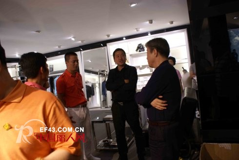 全国政协副主席卢展工一行视察MENSEYE男眼品牌