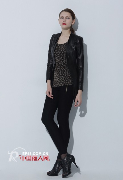 皮衣就要这样穿  让自己更加光芒四射