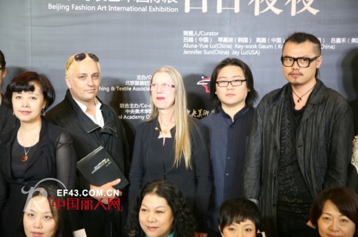 时装周靓丽京城,LN《红》色时尚