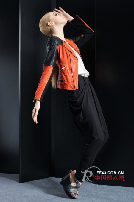 皮衣外套女装 皮衣怎么搭配尽显酷感