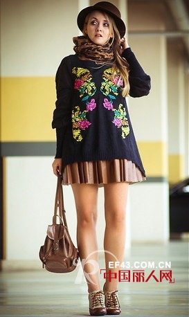 超短裙搭配毛衣 要风度也要温度