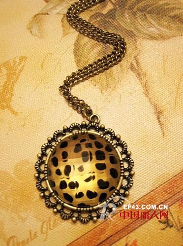 #Best Look#炫酷豹纹,素秋新姿!