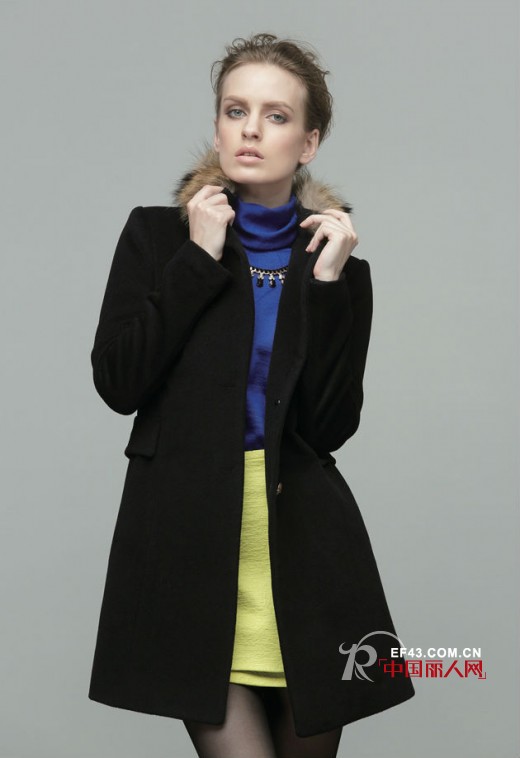 经典黑色穿搭高雅接地气  气场随手拈来