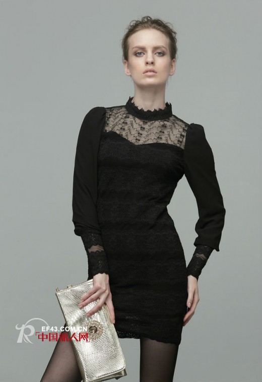 经典黑色穿搭高雅接地气  气场随手拈来