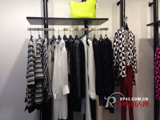 热烈祝贺连奴时装A/E惠阳爱联新店隆重开业