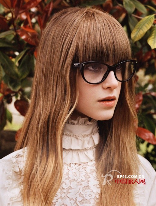 Blugirl 2013广告大图  曼妙花姿,灵动纯情!