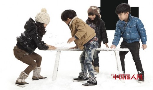 秋冬新款全面上市 冬装款式穿出绚丽童年