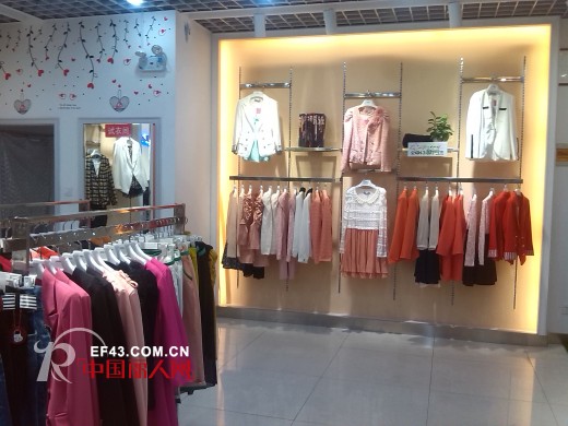 热烈祝贺艾莜女装河南洛阳店隆重开业