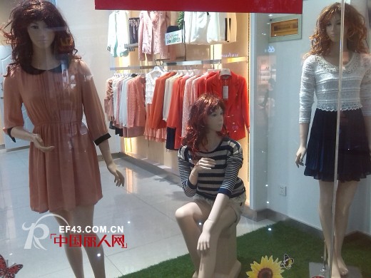 热烈祝贺艾莜女装河南洛阳店隆重开业