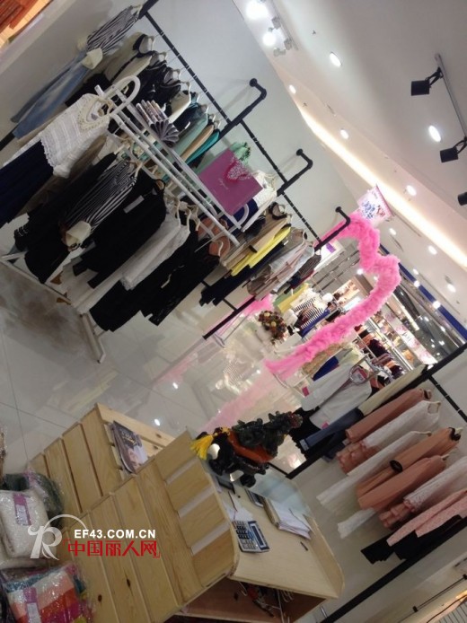 祝贺艾莜女装江苏宿迁店盛大开业