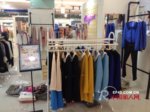 祝贺艾莜女装江苏宿迁店盛大开业