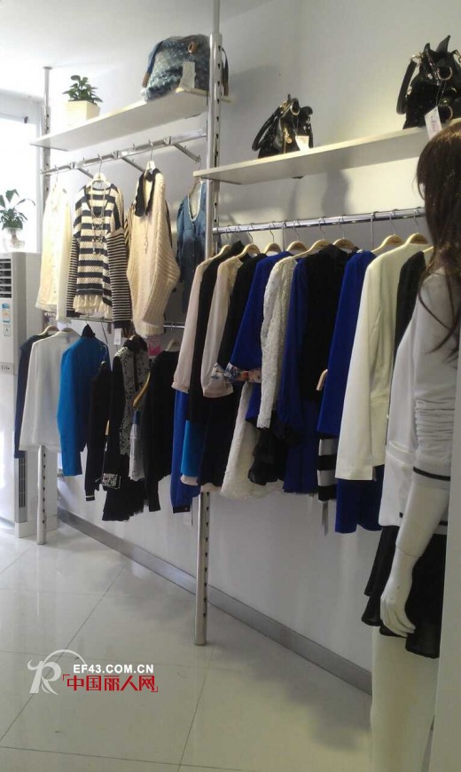 热烈恭祝艾莜女装安徽马鞍山店隆重开业