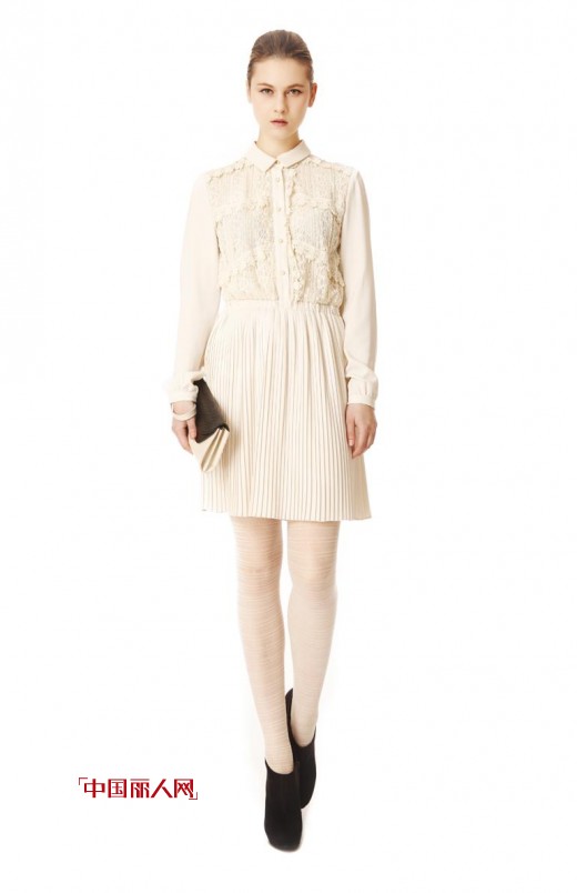 轻熟女的优雅与贤淑 a.y.k彰显女性独具内涵气质