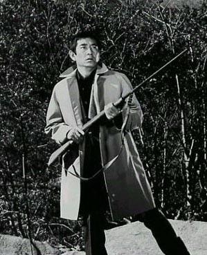 五大经典电影中的五个风衣硬汉造型