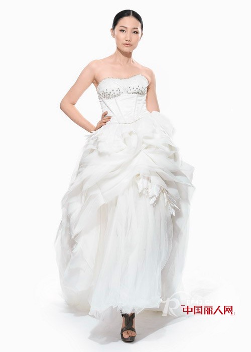 中国首届时装设计大师精品拍卖会《金顶奖》即将开启