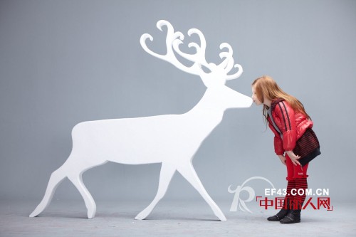 秋冬季节最流行什么颜色 红色服装吸睛推荐