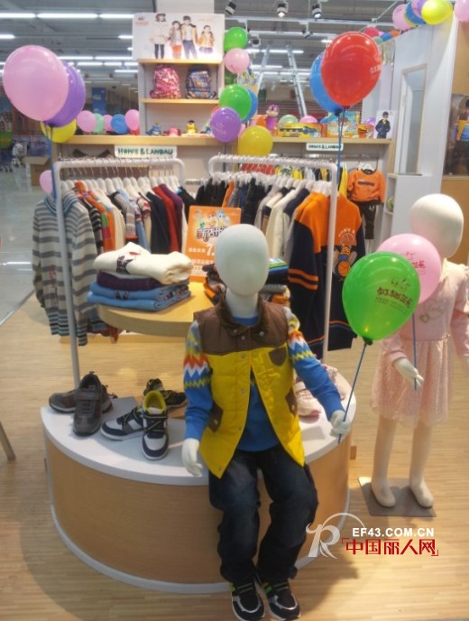虹猫蓝兔童装广州大石人人乐专柜盛装开业